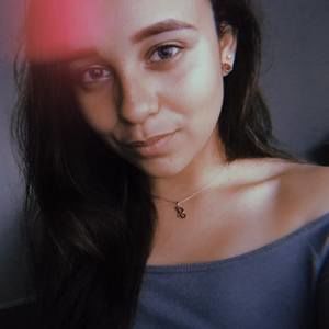 Meet your Posher, Julissa